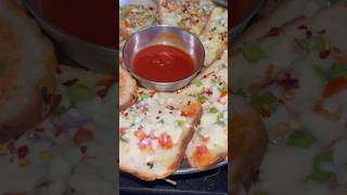 Bread pizza 🍞🍕 #bread #pizza #quickrecipe #cookingathome #snacks #yummy