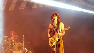 Steel Panther - Eyes of a Panther LIVE Leyendas del Rock 2016