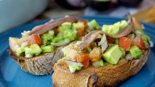 Tostas de aguacate, tomate y anchoas 🥑🍅  | Un aperitivo rápido y saludable