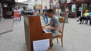 "Піаніно на колесах" у Бучачі