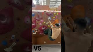 V5 #bouldering #climbing #rockclimbing #nj