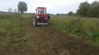 Трактор т 25 . Простая самодельная картофелекопалка. Tractor t 25 . Simple homemade potato.