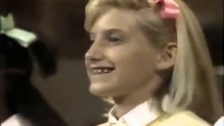 Dolly Parton - Just Keep Smiling with kids on The Dolly Show 1987/88 (Ep 2, Pt 9)