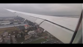 LOT Polish Airlines Dreamliner 787-9 Landing in Warsaw