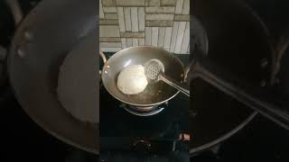 Poori யார் சுட்டாலும் உப்பலாதான் வரும் summa oru Fun ku than #food #happycookingentertainment