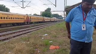 09045 TAPTI GANGA EXP SKIPPING ZAFRABAD STN.