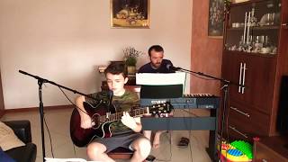 Strada facendo cover con voce chitarra e piano