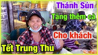 Thôn Nữ Bán Cà Tím | Trung Thu Thánh Sún Tặng Thêm Cà Cho Khách Vui Vẻ Dù 6 Giờ Vẫn Còn Nướng Cà.