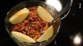 Bodybuilding Oatmeal Breakfast:  10 Minute Apple Pie Oatmeal & CampbellFitness