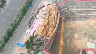 TOP 10 CATASTRÓFICOS SINKHOLES Y GRIETAS QUE APARECIERON DE LA NADA