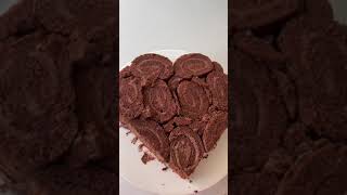 No Bake Chocolate Heart Cake | #chocolatecake #bakinghacks