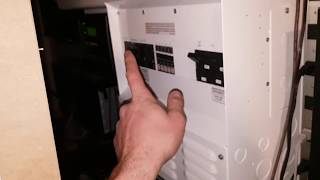 Making Loads Of Power And Installing 40A Esmart3 In RV