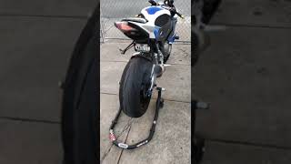 BMW S1000RR 30°F COLD START, IDLE & REV WITH FULL TITANIUM AKRAPOVIC EXHAUST  #shorts