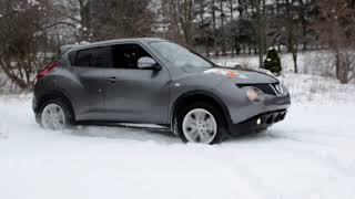 Nissan Juke STUCK in SNOW