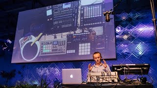 Native Sessions : Créer une performance techno avec Darzack sur Maschine | Native Instruments