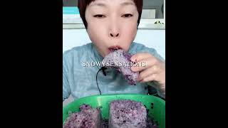 EATING CRUNCHY FLAVOURED ICE BITES #iceeating #iceeatingasmr #iceeatingonlybites #squeakyice