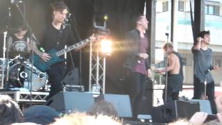 Crown The Empire - Voices live at Soundwave Brisbane 2015