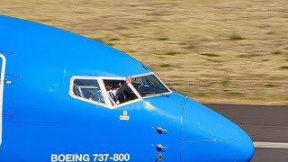 KIND PILOT Cockpit Window Open TUI B737 at Madeira Airport