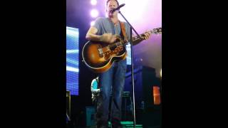 Gary Allan " She's So California" Normal, IL