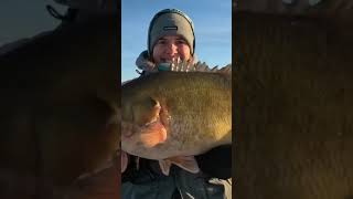 Crazy Surprise Catch #icefishing #ontarioicefishing #lakeofthewoods #lotw #icerod