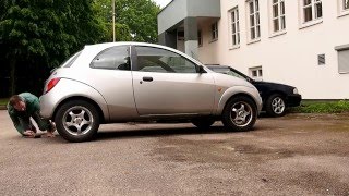 Ford KA prirūdijo ratai. Pastovėjo ant rankinio per žiemą.