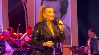 Viki Miljkovic - Vino piju nane age Sarajlije | Tuzla vece sevdaha (Uzivo)