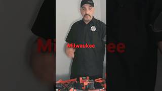 Cargador rápido milwaukee #herramientas #construcción #milwaukeetools #tools