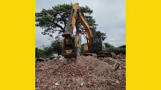 Efficiently Crushing Demolition Waste with the BF70.2 Crusher Bucket