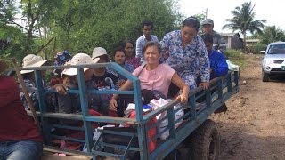 Mu Sochua: Talking democracy with rural women, in Battambang