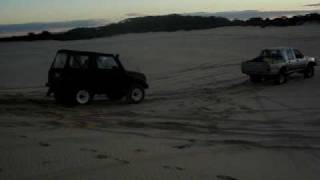 hilux pulling out suzuki sierra at stockton beach