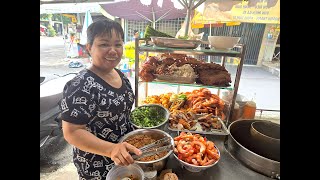 Bánh canh cua vỉa hè Sài Gòn mang tiếng bình dân nhưng chất lượng đế vương