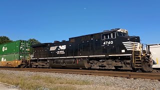 Hot Tracks! Aggressive SOLO Leader!  Norfolk Southern #4740 - #28r