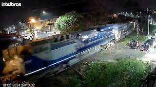 DOIS TRENS EM UM (CORTES TREM LIVE CAM)