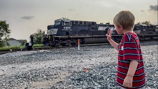 TRAIN TRACKING #4 | LEVI SPOTTED 2 NORFOLK SOUTHERN FREIGHTS!!