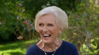 Classic Mary Berry: How To Make Eggs Benedict (Episode 1) | Cooking Show