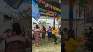 Felices bailando en después del Día de San Simón, ellos son mi razón para seguir grabando 😊