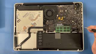 Remplacement de la batterie du MacBook Pro 13" Unibody mi 2010