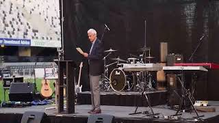 Ravi Zacharias - Do All World Religions Include Truth? - July 28, 2018