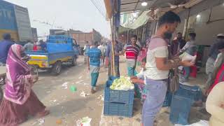 Bangladeshi közlekedés és piac. Bangladeh TRAFIC and Fruit Market.