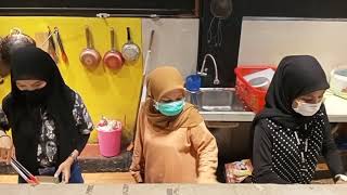 ini dia nih Kuliner kekinian Banana Yoloo Patut Anda Coba, Interiornyapun Menarik