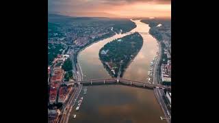 🏛Budapest, the capital and largest city of Hungary