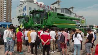 Northeast Agricultural University student visited farm equipment enterprise北垦农机带领东北农业大学学生实习