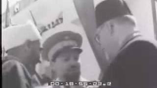 ليبيا 1939م  بالبو يوزع شهادات الجنسية الإيطالية على الليبيين في طرابلس سنة