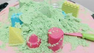 ASMR VERY SATISFYING GREEN KINETIC SAND..LET'S PLAY TOGETHER