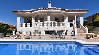 2930 5 bed, 4 bath Villa in Benimar