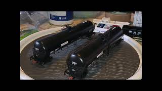 TAKING A LOOK AT THE SCALETRAINS DISCOUNT OPERATOR AND RIVET COUNTER TANK CARS!