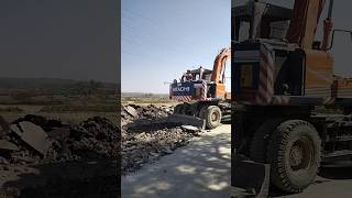 Lazy workers in Road Construction filds of Pakistan #shorts #work #heavywork #construction