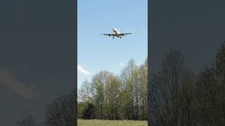 #aviation #airplane #airlines #shorts #short #shortvideo #landing