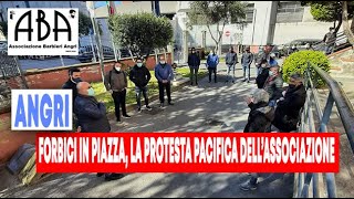 VIDEO MN24 / Angri. Forbici in piazza, la protesta pacifica dell'Associazione Barbieri Angresi