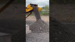 Crushing Asphalt #crusher #constructionequipment #excavator #constructionmachinery #asphaltequipment